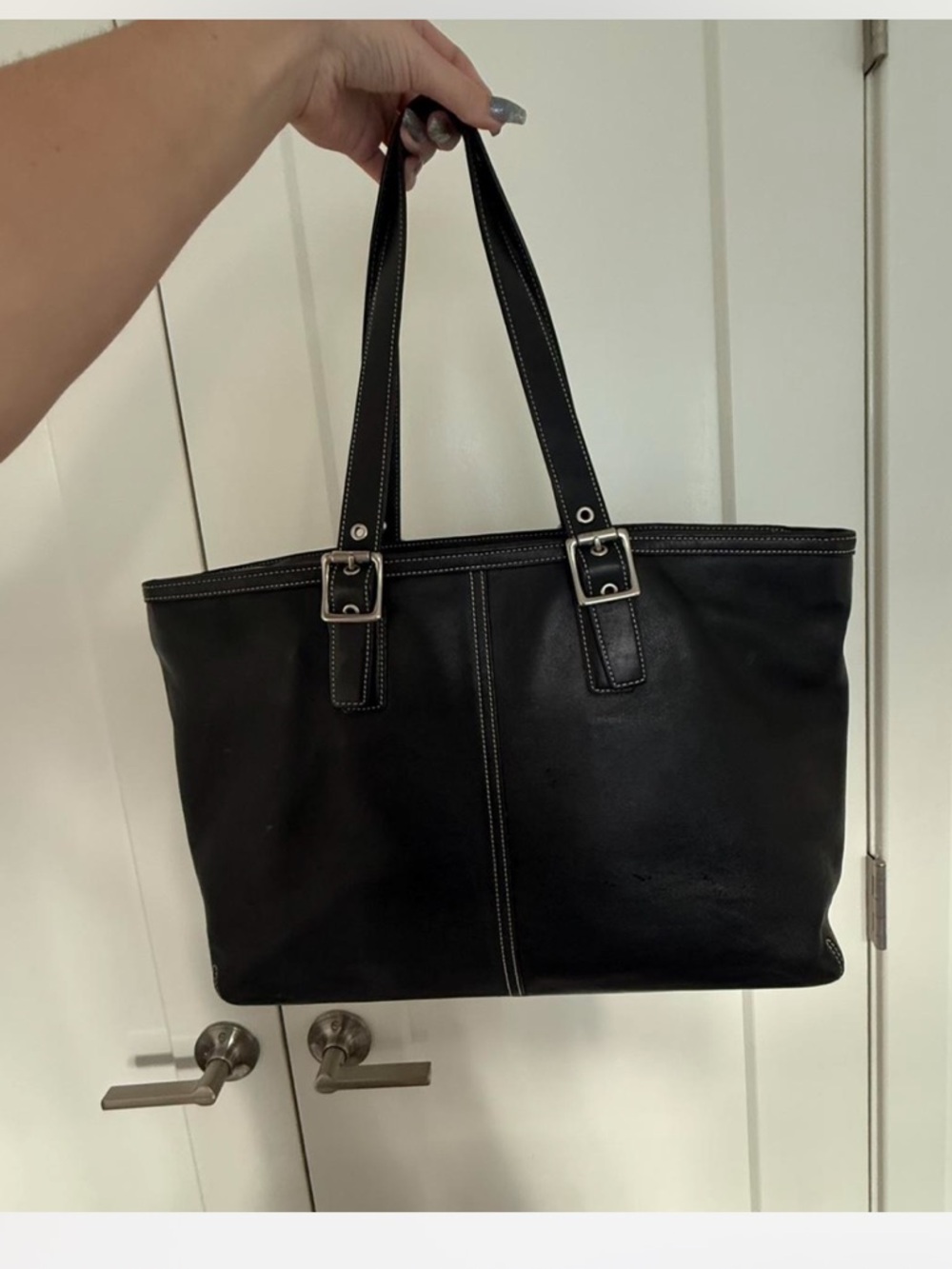Vintage Coach Classic Black Leather Tote Bag with Contraste Stitching - Picture 3 of 7
